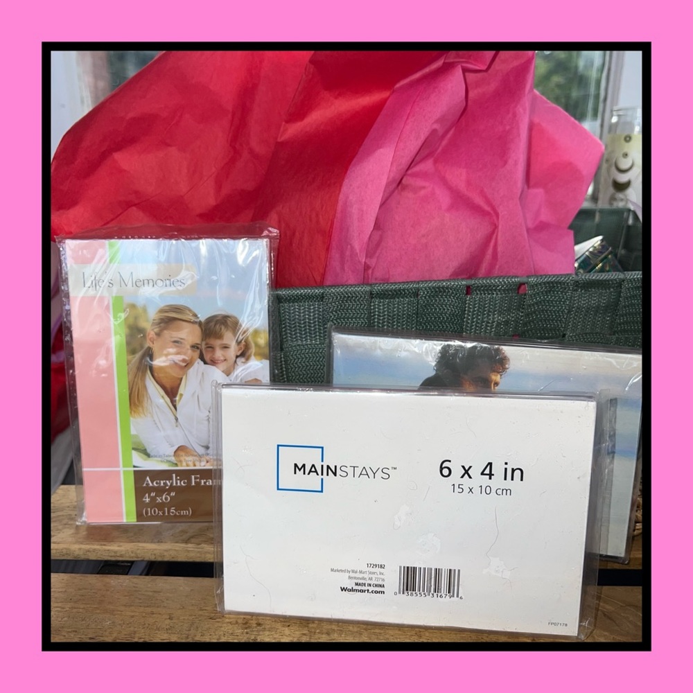 PACK OF 3 BRAND NEW 4x6 ACRYLIC FRAMES